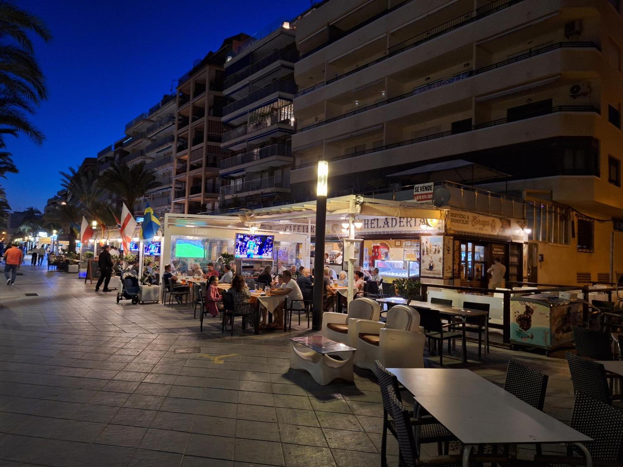 Apartamento 1A Linea Anri Τορεβιέχα Εξωτερικό φωτογραφία