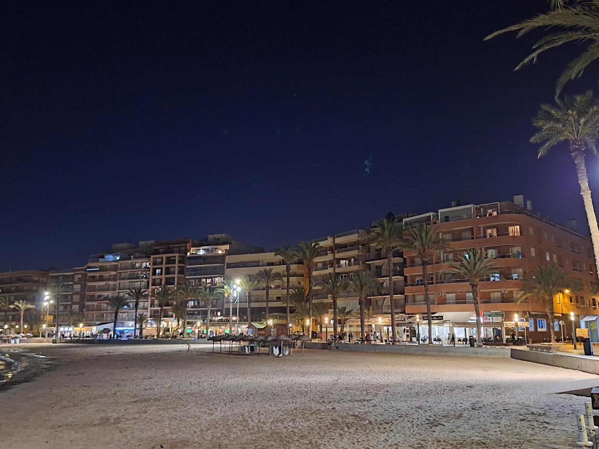 Apartamento 1A Linea Anri Τορεβιέχα Εξωτερικό φωτογραφία