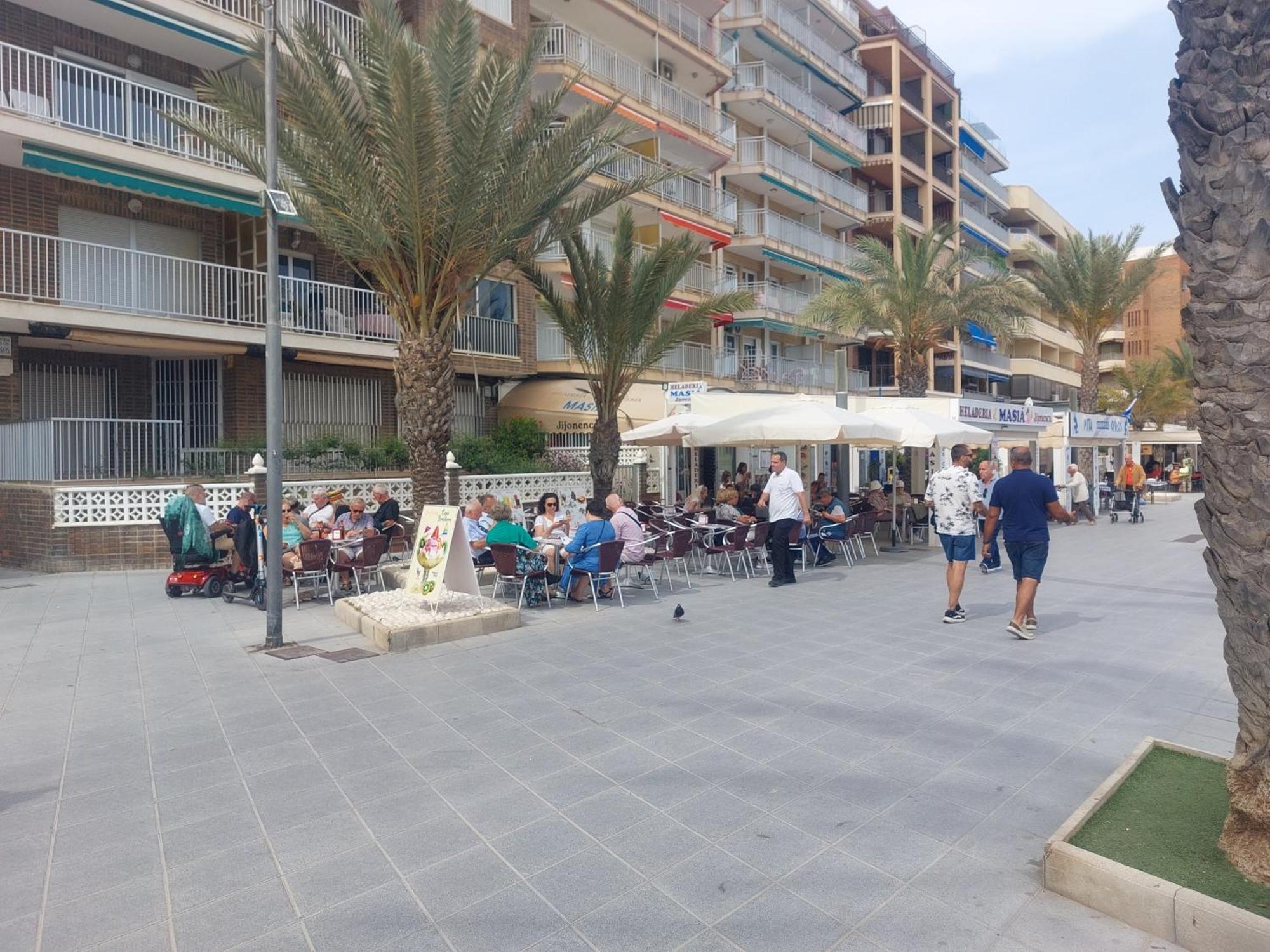 Apartamento 1A Linea Anri Τορεβιέχα Εξωτερικό φωτογραφία